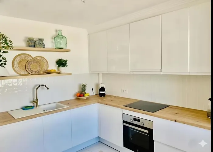 3 Bed Duplex Side Elviria شقة *