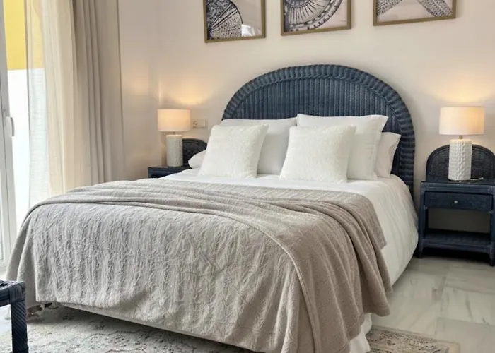 شقة 3 Bed Duplex Side Elviria ماربيا